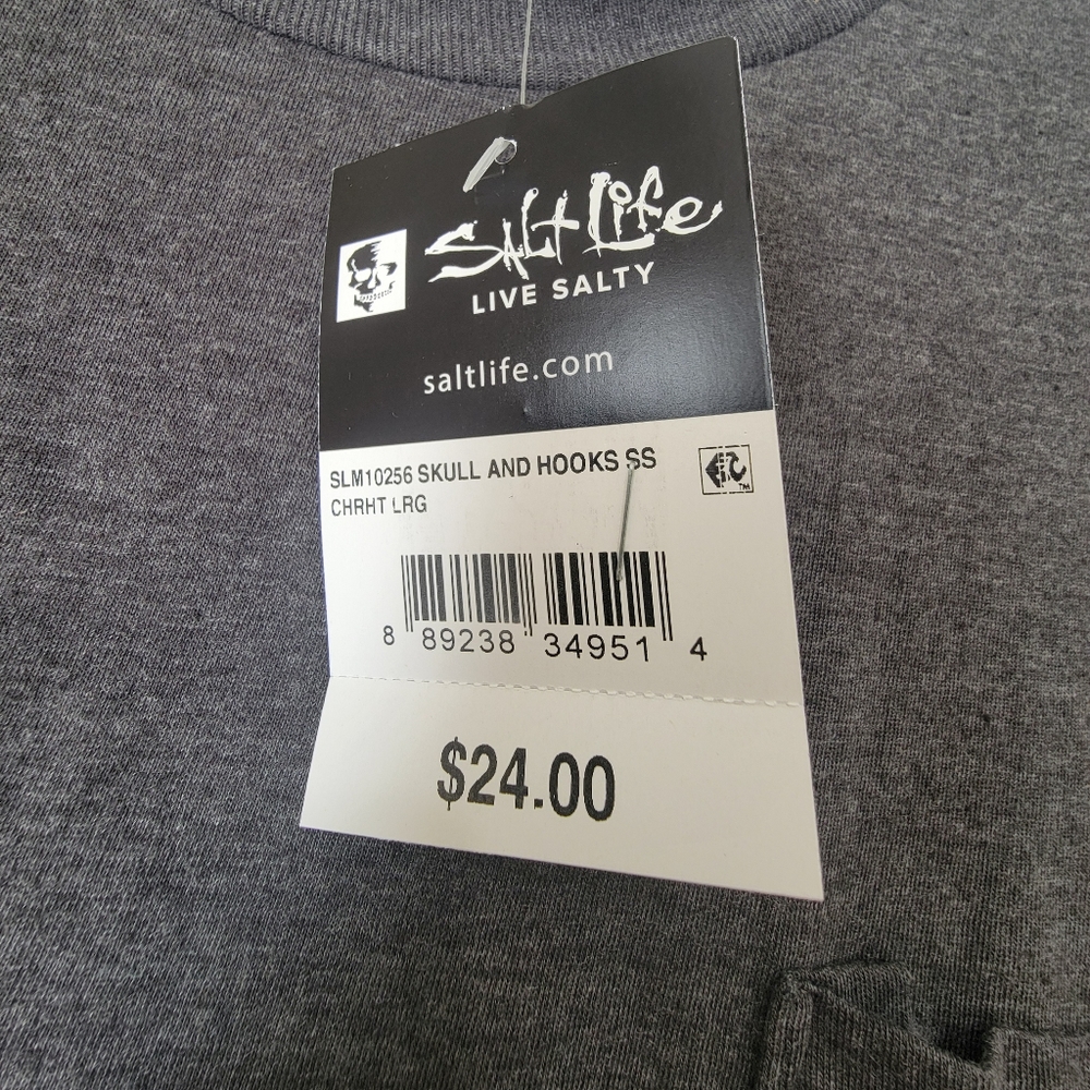 Salt Life Men's Skull And Hooks T-Shirt - Picture 5 of 7